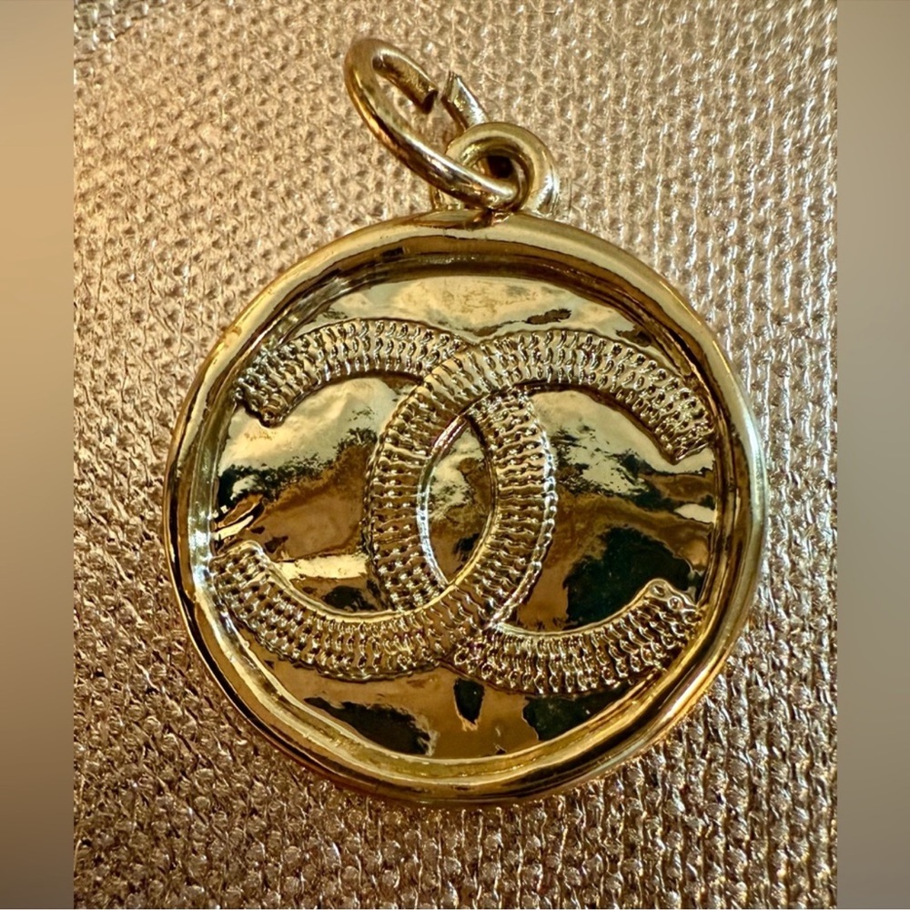 All kinds of luxury charms, zipper pulls and buttons! - Picture 4 of 14